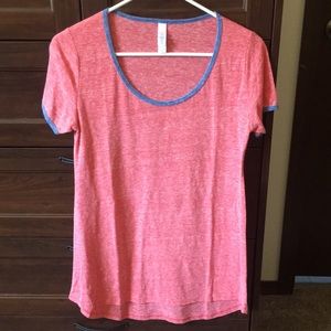 LuLaRoe red classic tee, size XXS